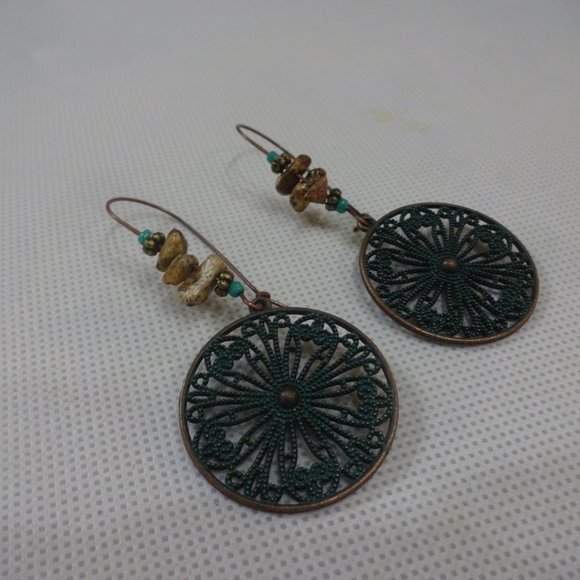 Rustic "COPPER DISC" with CHIP BEADS Handmade Copper Dangle Earrings #580A - Picture 2 of 3